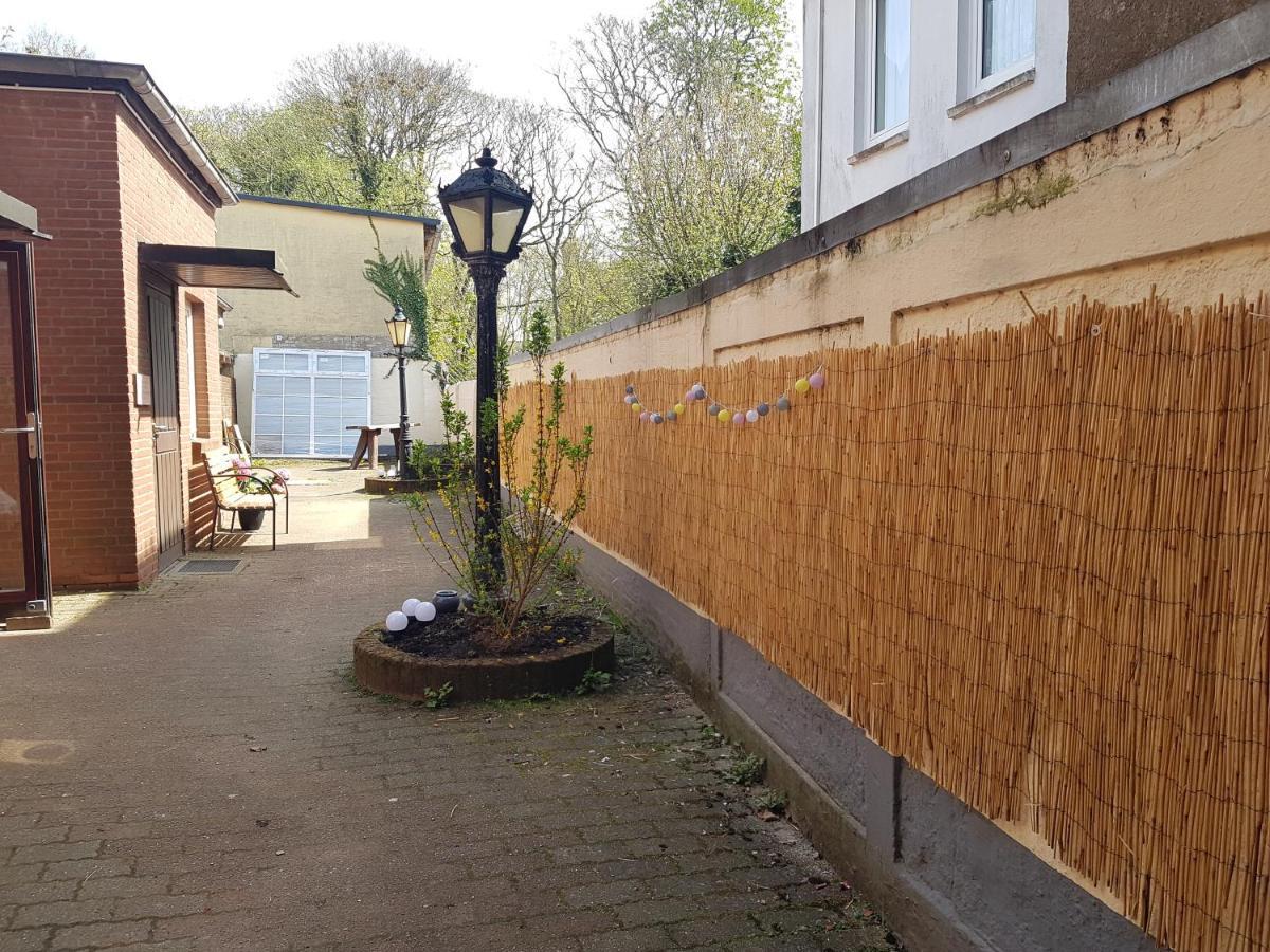 Sleeptide Hostel Husum  Exterior photo